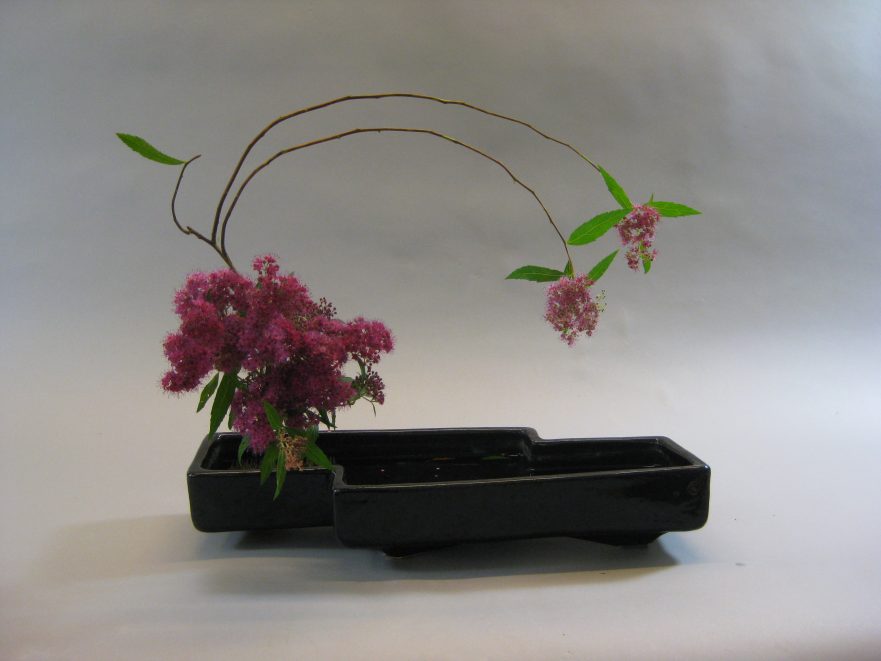 Ikebana, Sogetsu, freies Arrangement (von Shuko Kurose-Ellner)